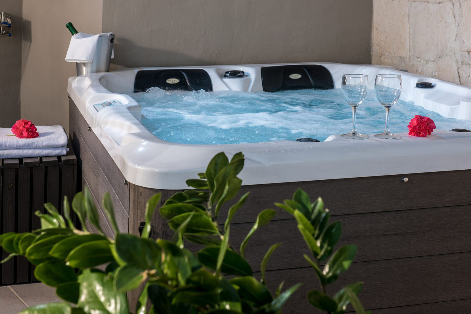 Happy Cretan Suite Mini Suite With Hot Tub & Sea View