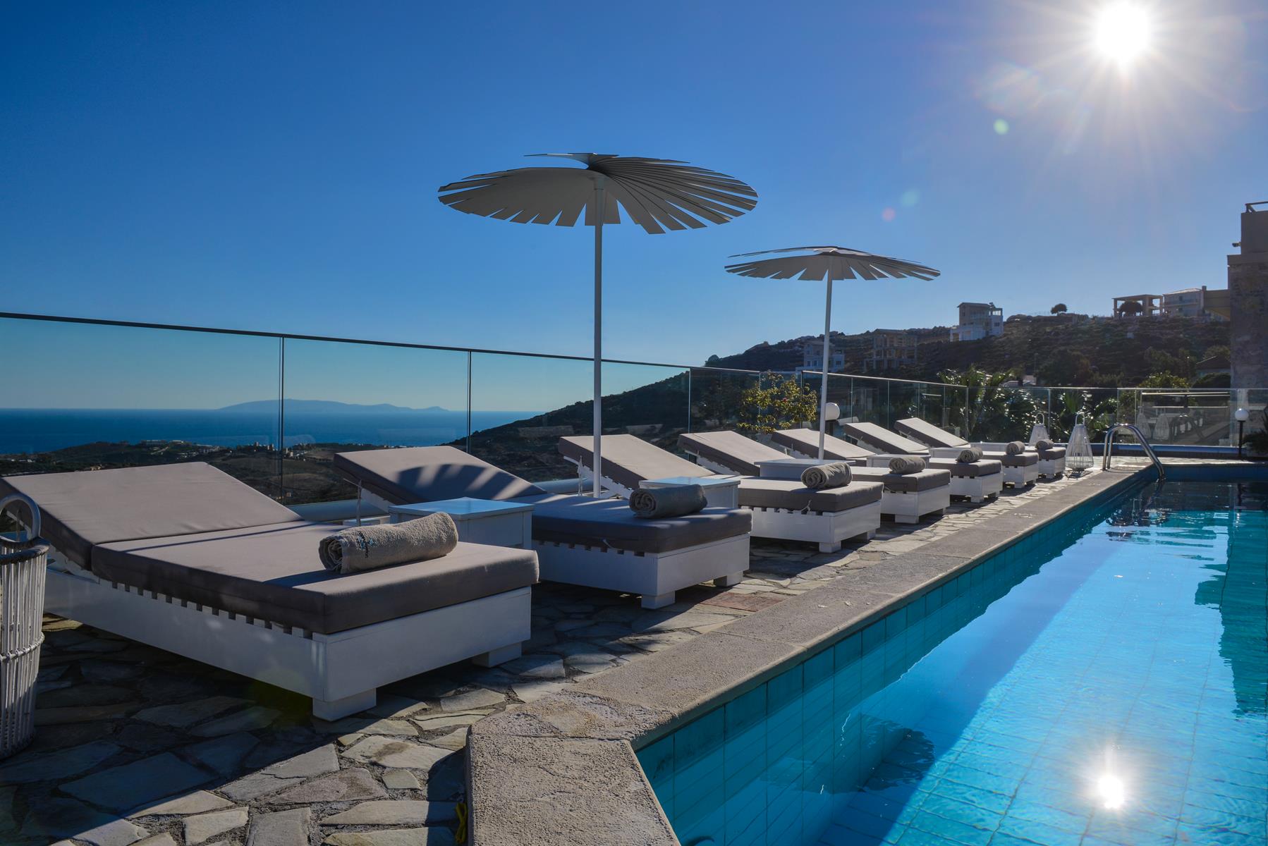 Happy Cretan Suites pool7
