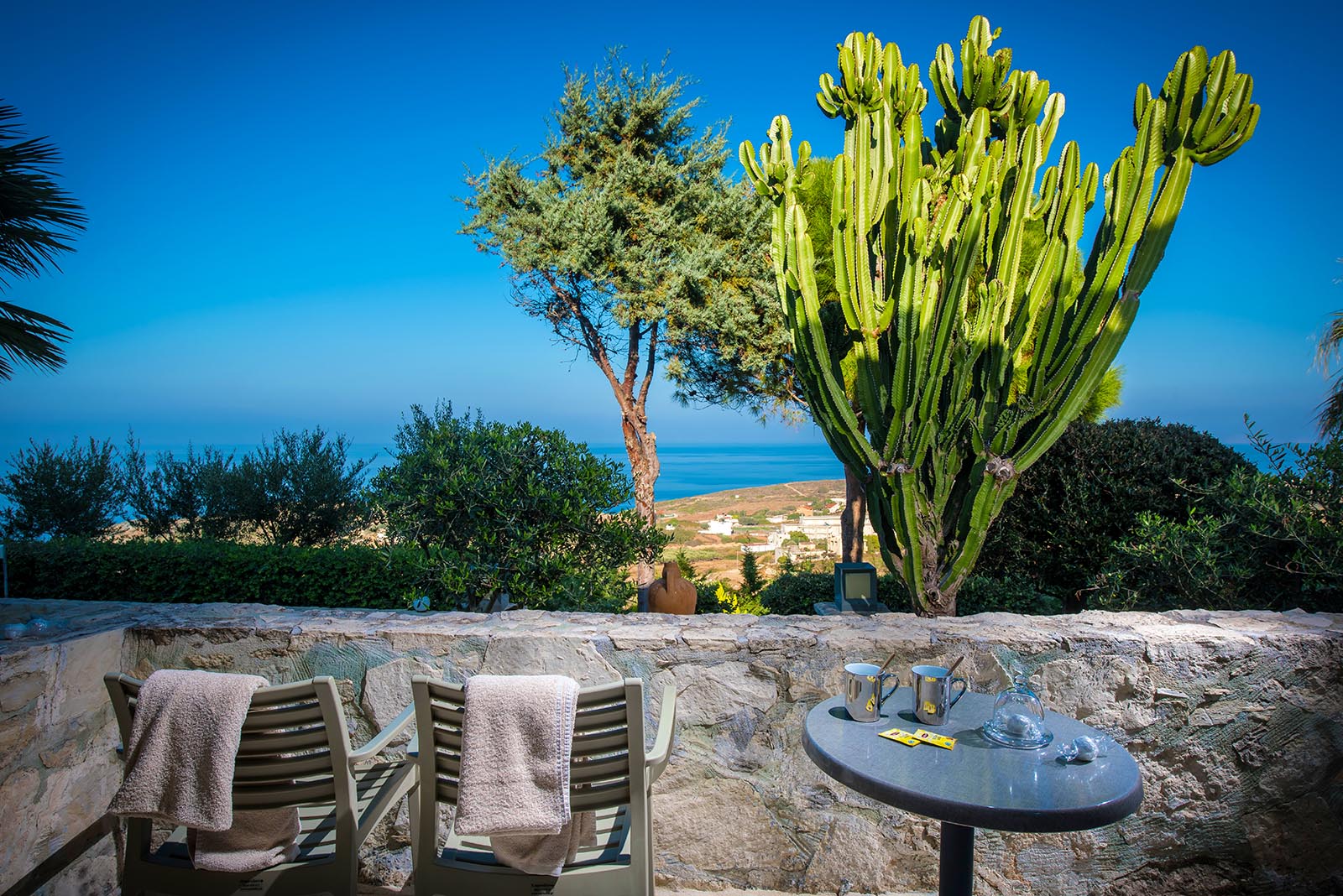 Happy Cretan Suites Deluxe Suite with spa bath sea view